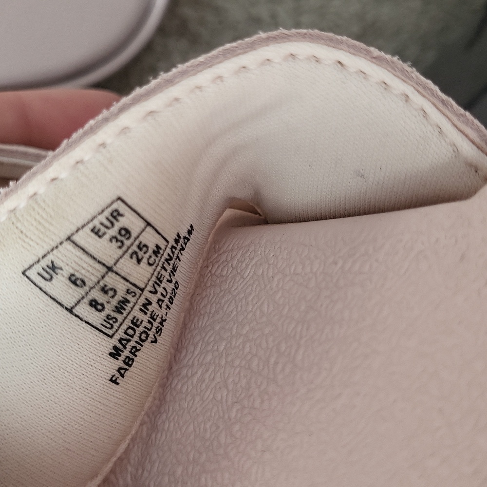 Puma Platform Slides - Picture 6 of 7